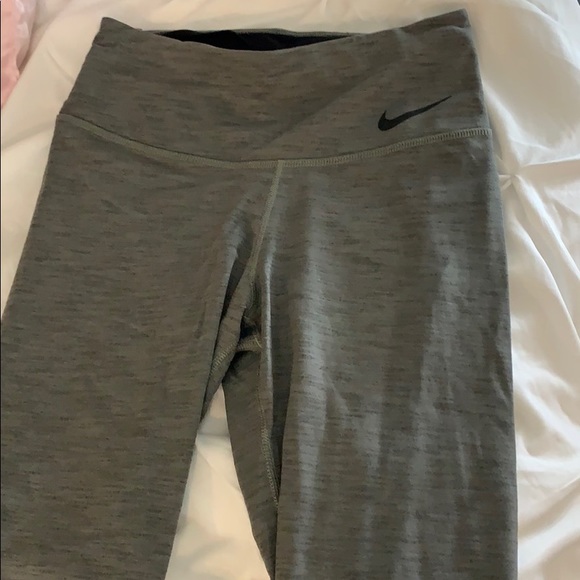 Nike Pants - Nike Grey Cropped Leggings